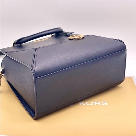 Michael Kors Medium Prism Satchel Black - Picture 5 of 16